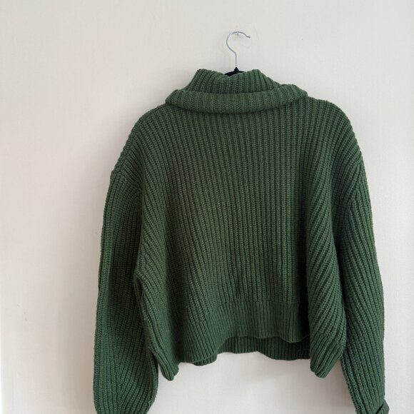 Green Cozy Knitted Sweater - Picture 2 of 2